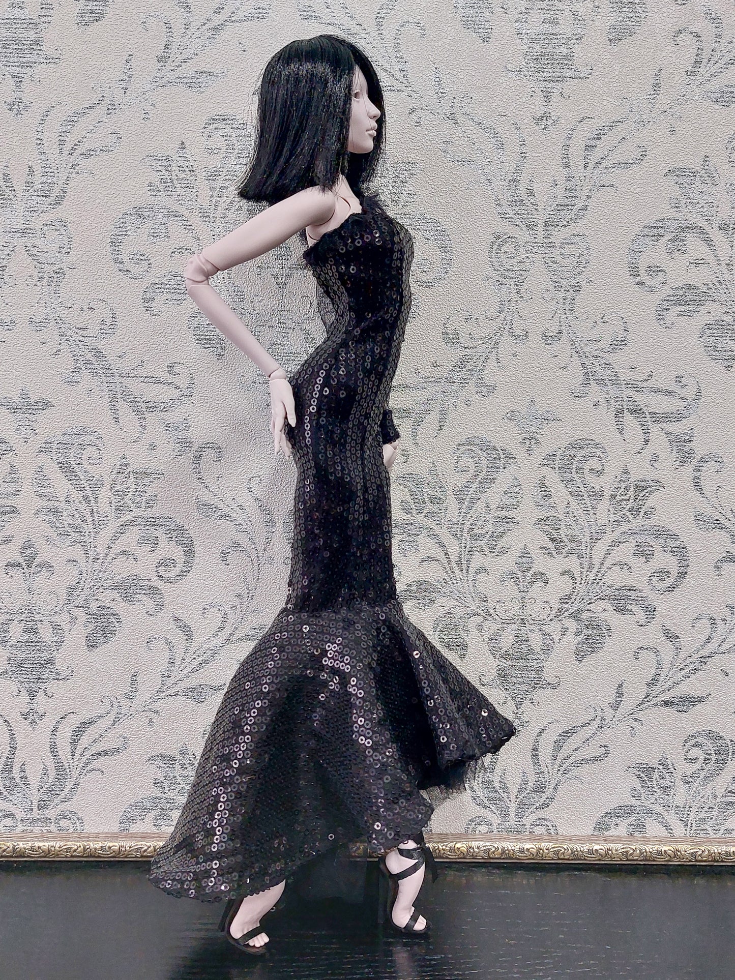 Sequined cocktail dress, black