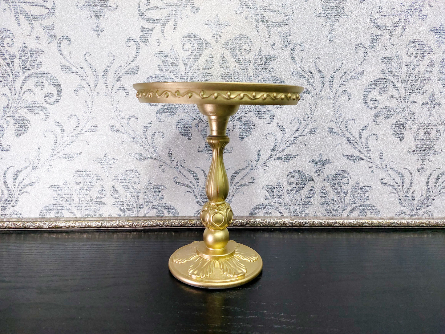 Baroque round table for dolls, gold