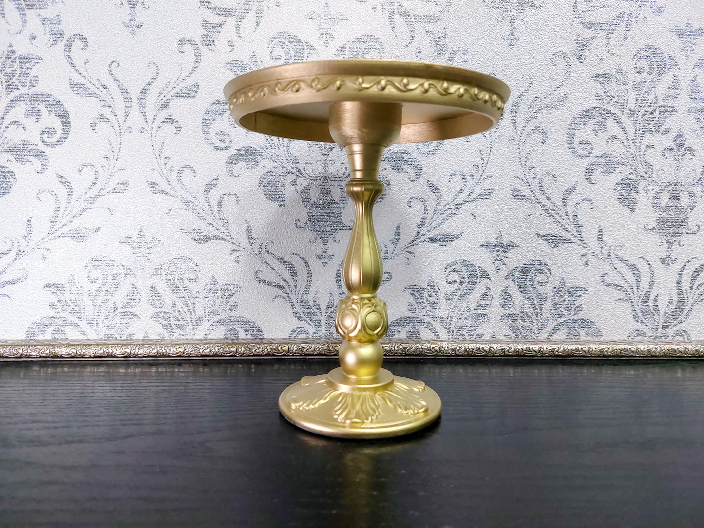 Baroque round table for dolls, gold