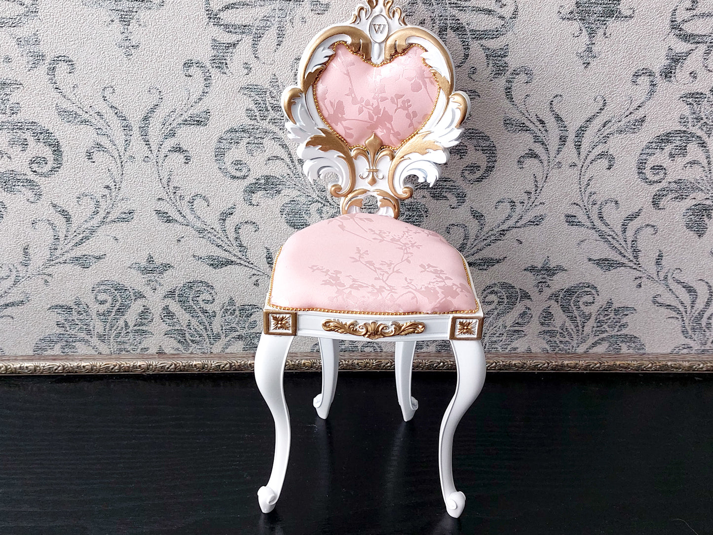 Reserved - 1/4 cabriole chair white & gold