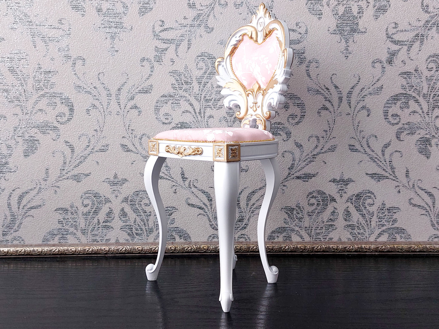 Reserved - 1/4 cabriole chair white & gold