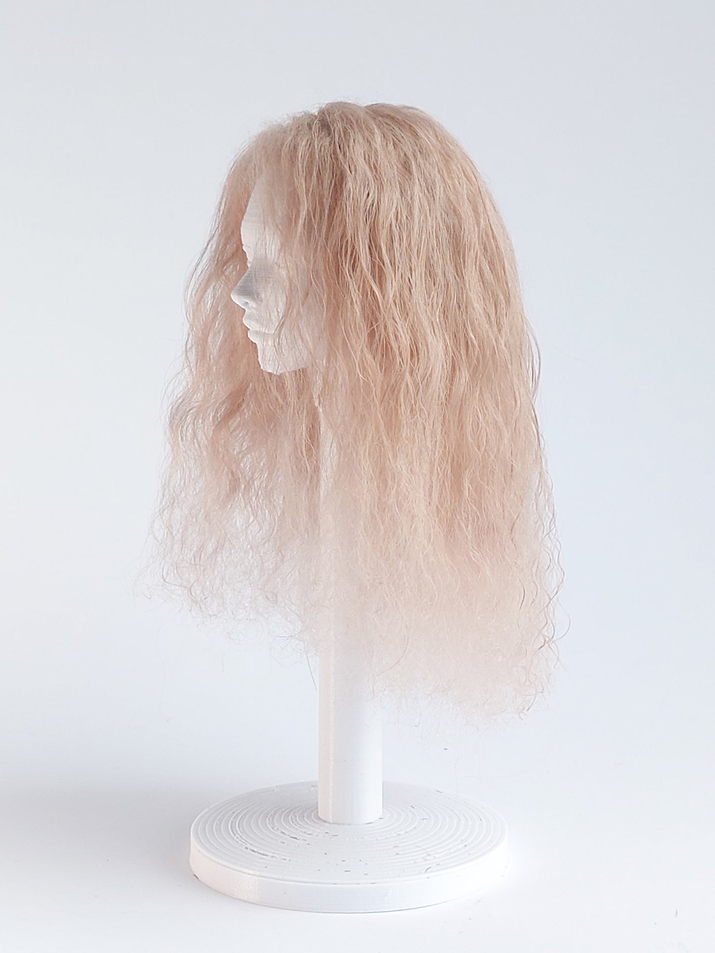 Wig wavy, champagne, lamb fur