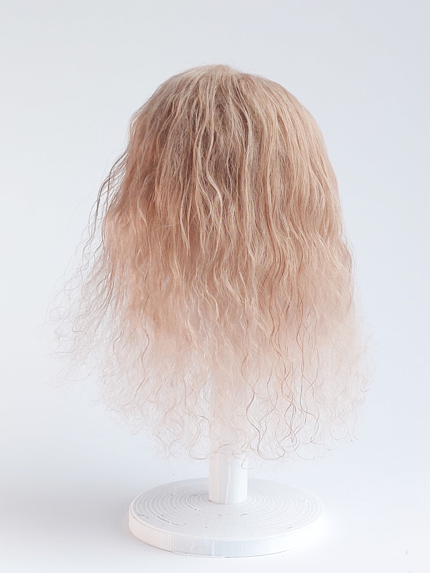 Wig wavy, champagne, lamb fur