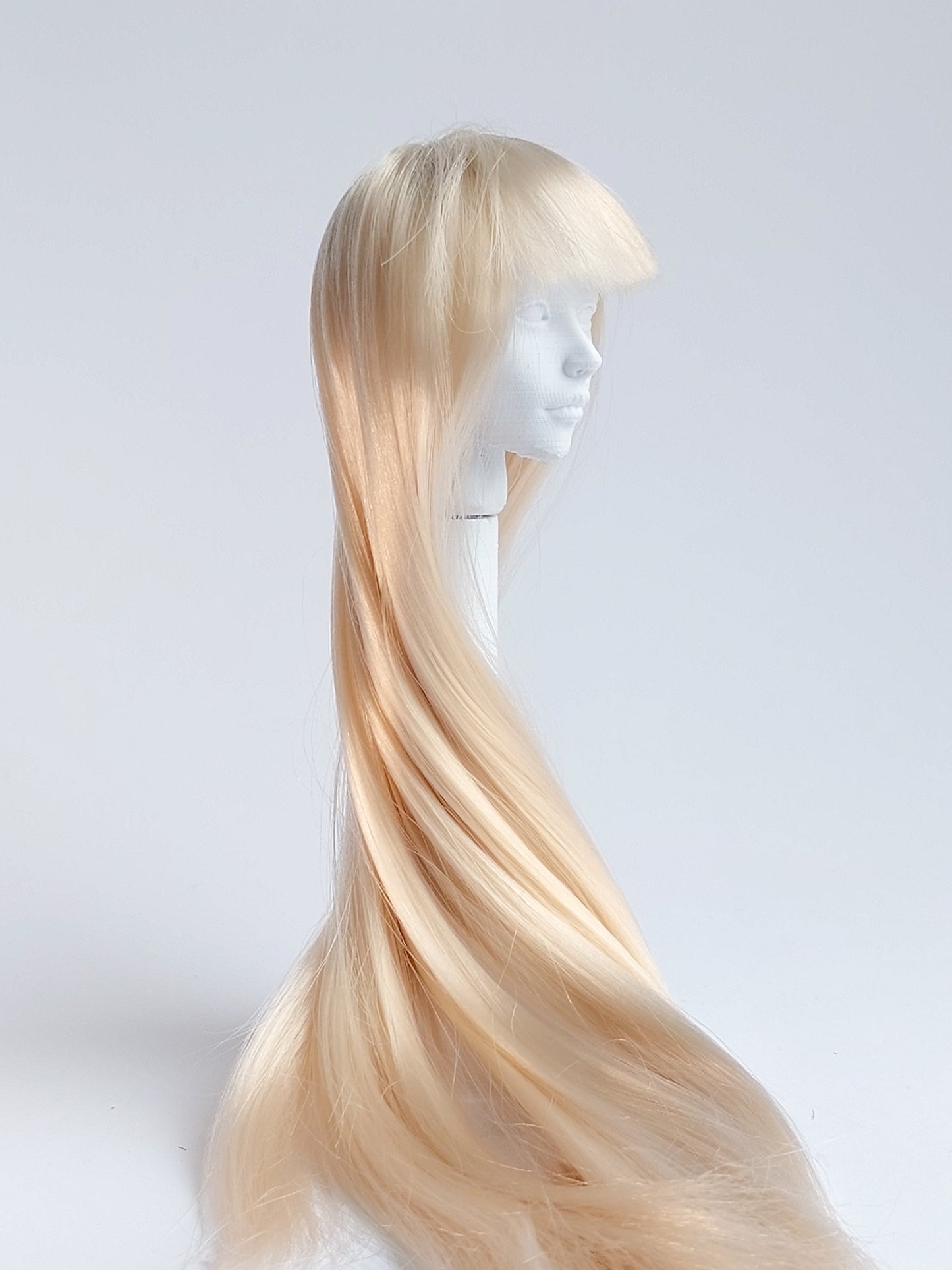 Wig long, blond, synthetic silk