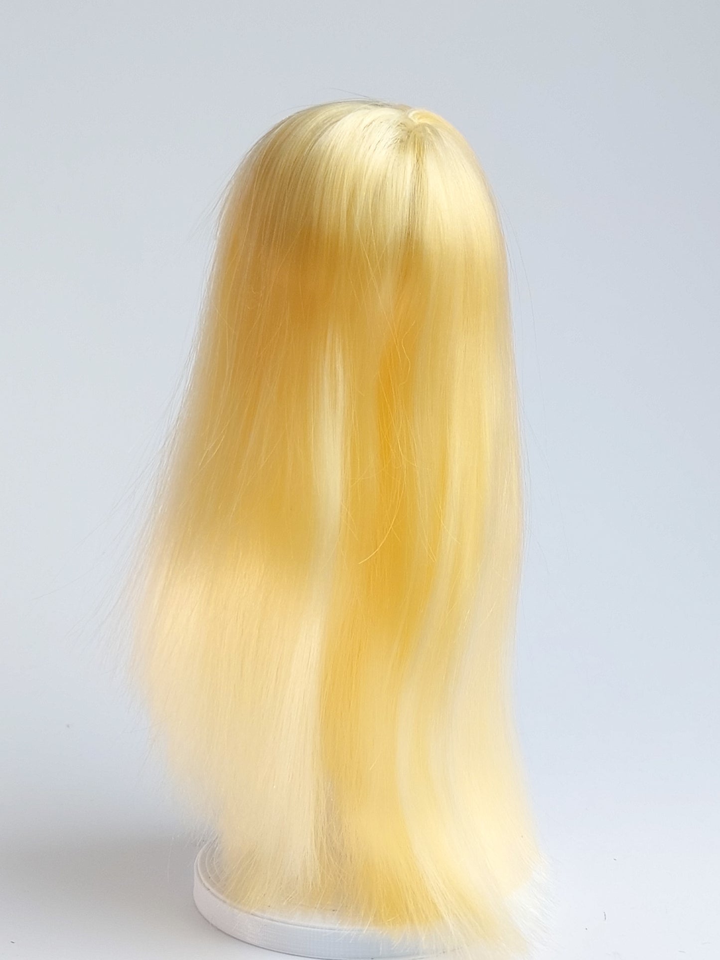 Wig long, yellow, synthetic silk
