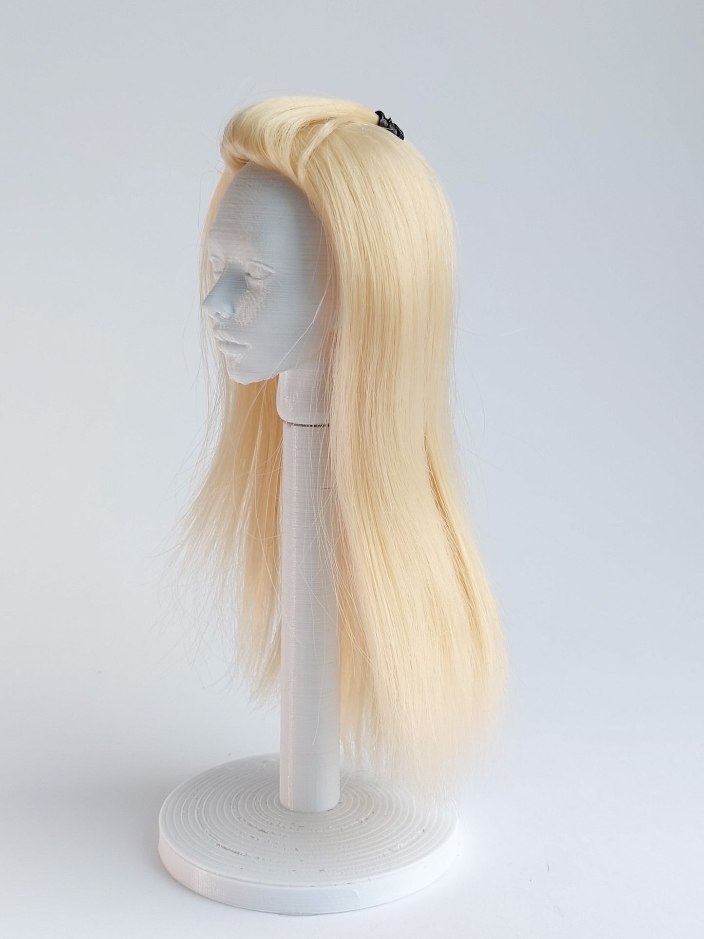 Wig long, blonde, synthetic silk