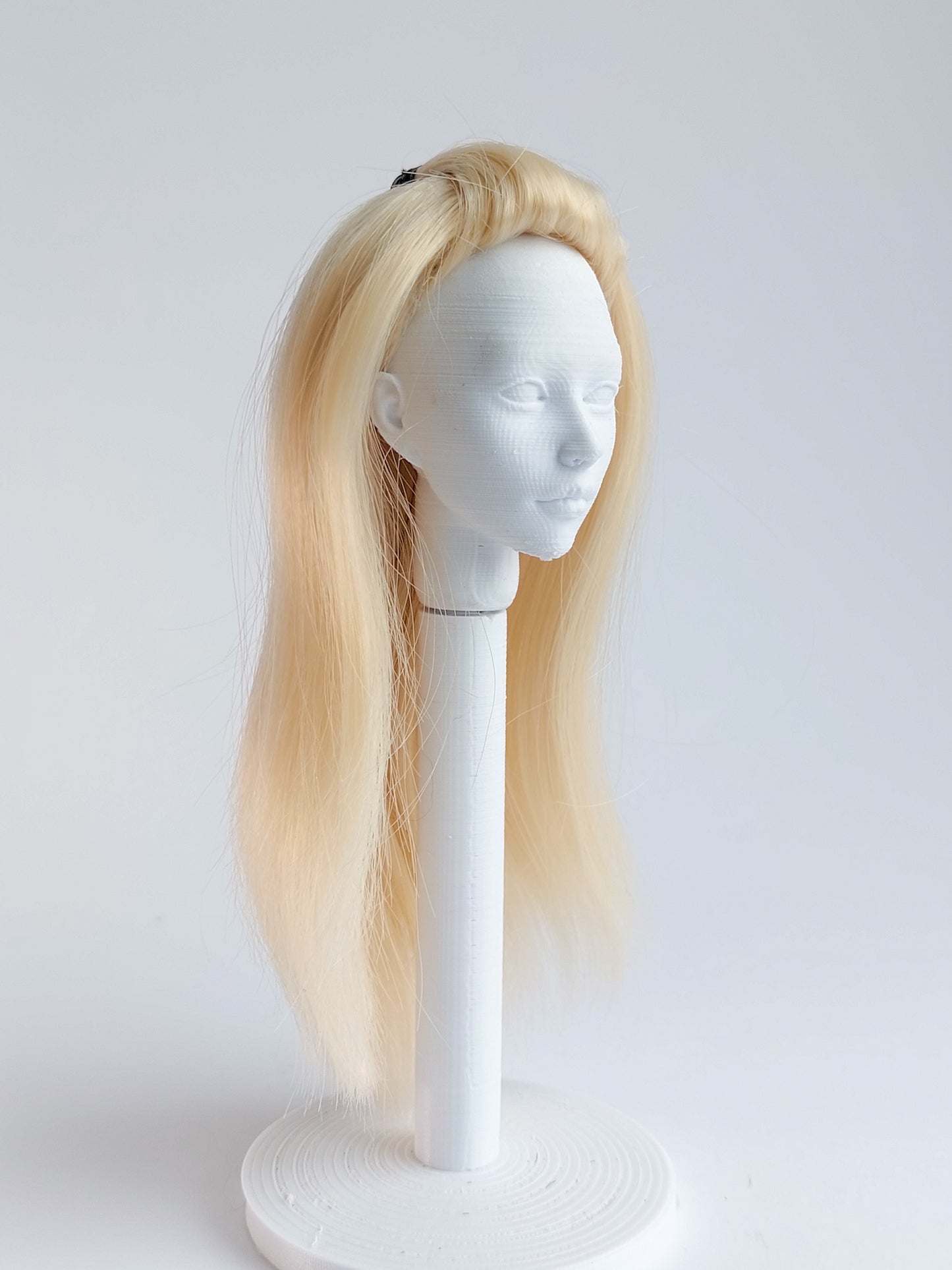 Wig long, blonde, synthetic silk