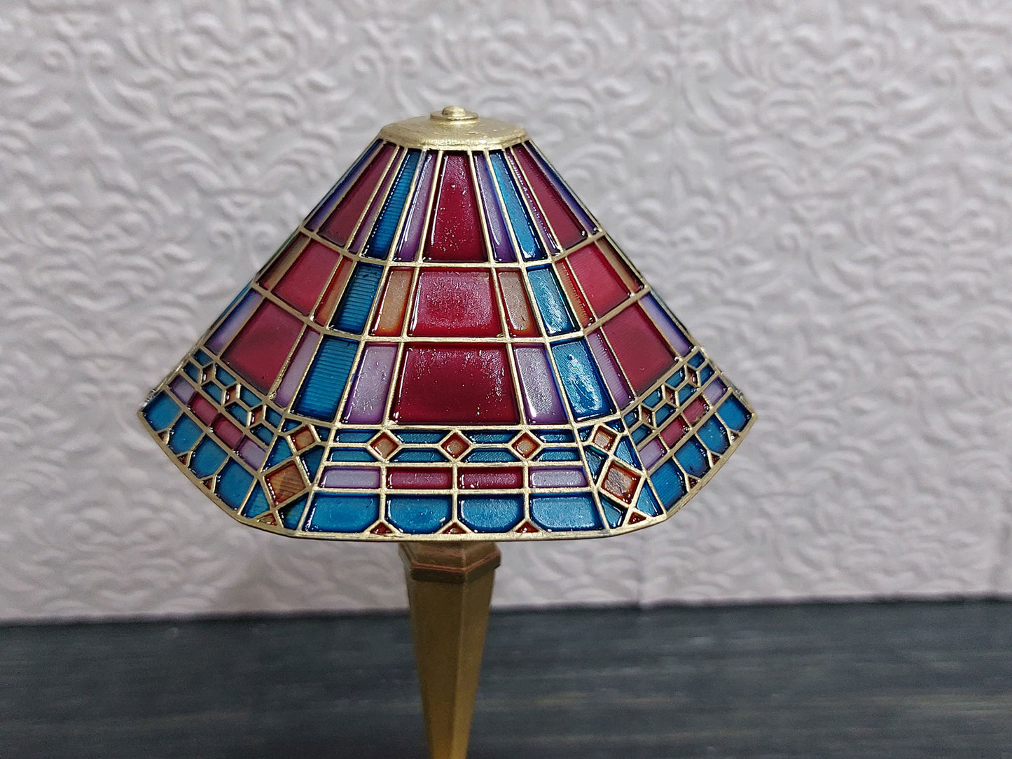 Tiffany Style stained glass lamp with LED, Ruby Lights
