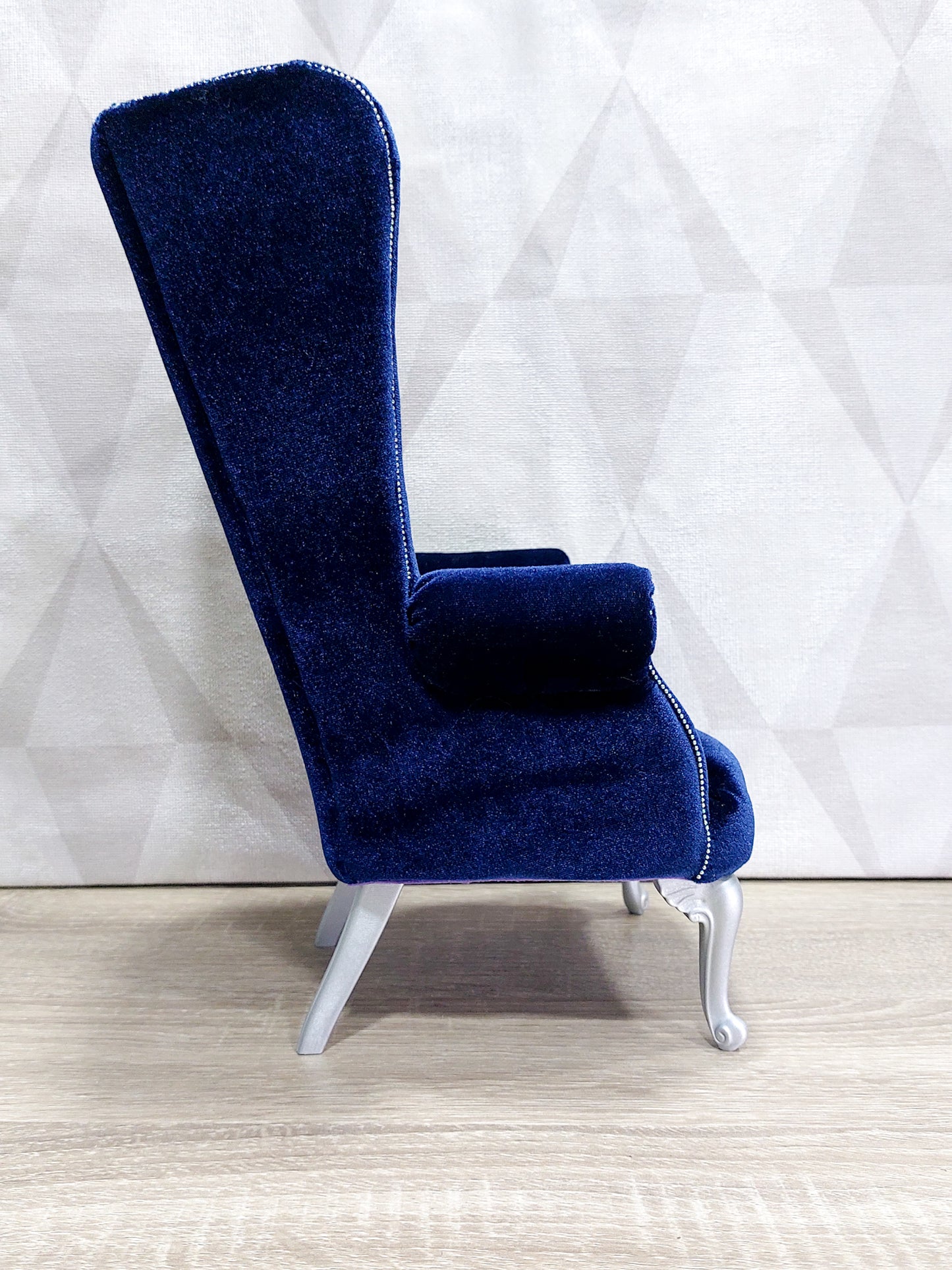 Chesterfield queen chair, blue velvet