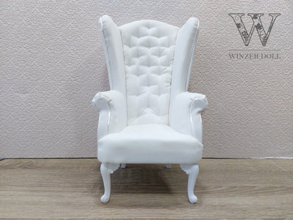 Chesterfield queen chair, white