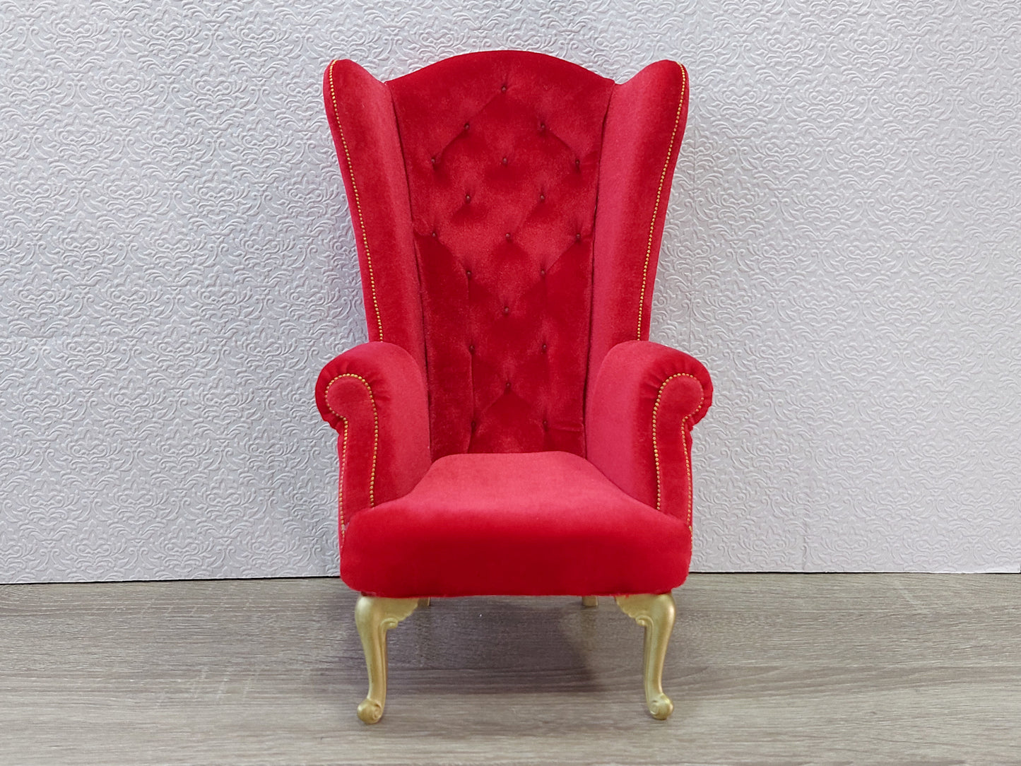 Chesterfield queen chair, red velvet