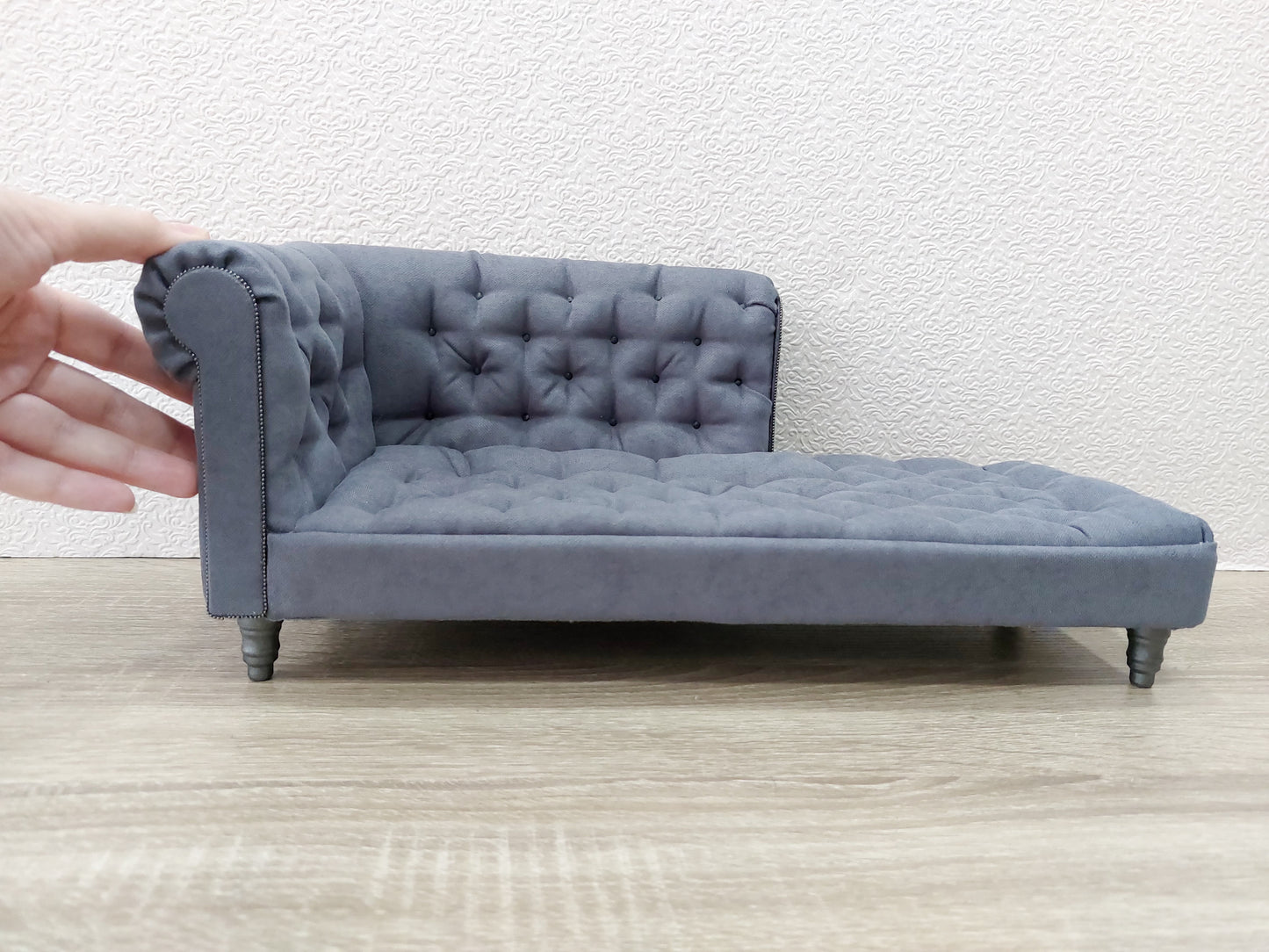 Chesterfield chaise lounge, gray