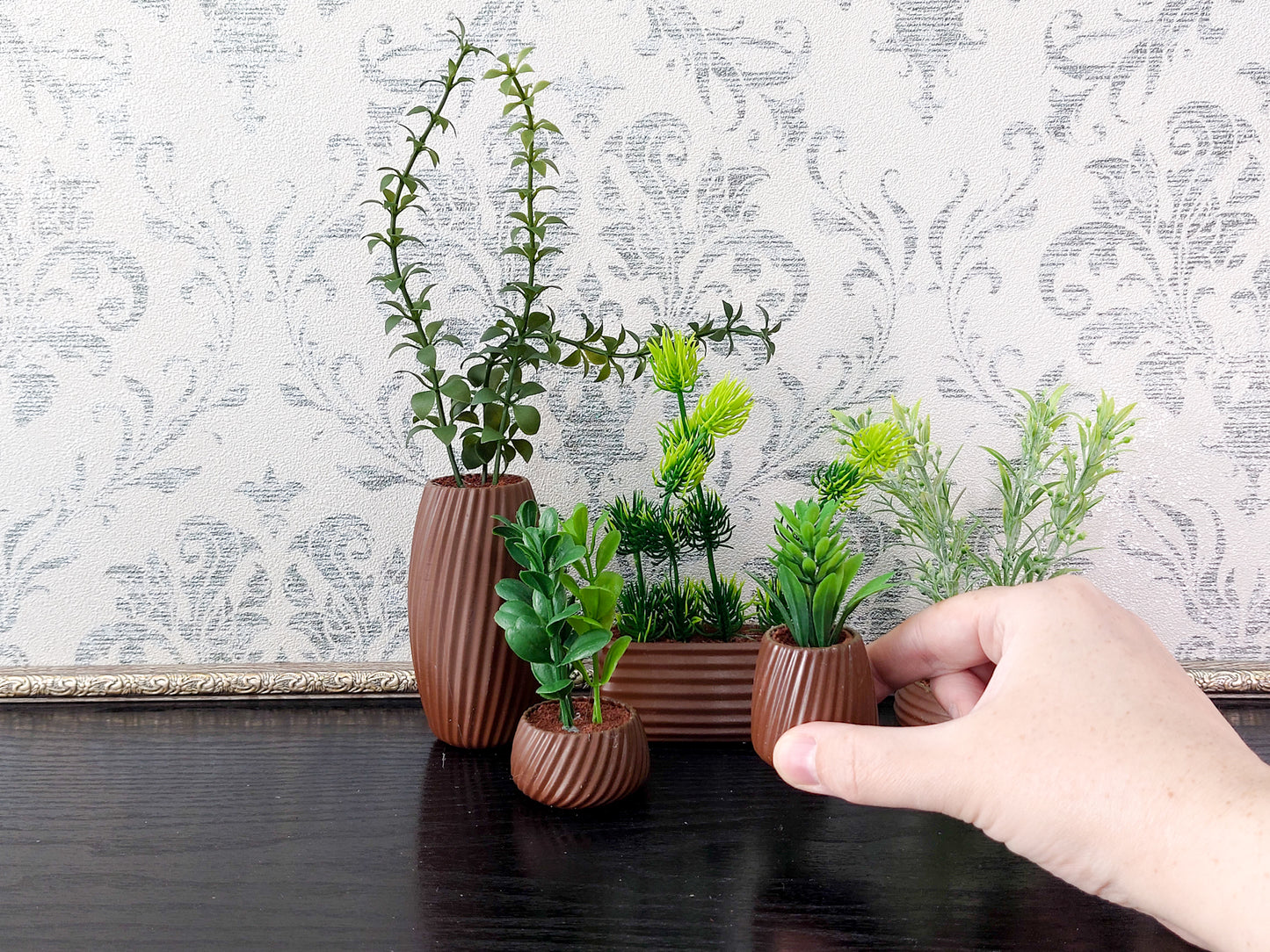 Miniature artificial plants in pots, set of 5 pcs, brown