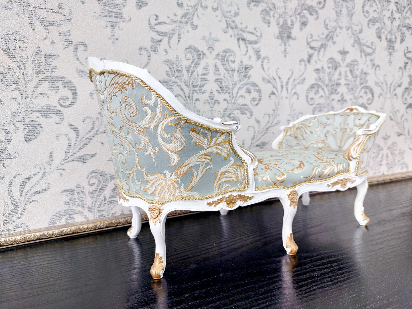 Daybed Louis XV mid-18th century for dolls, white & azure