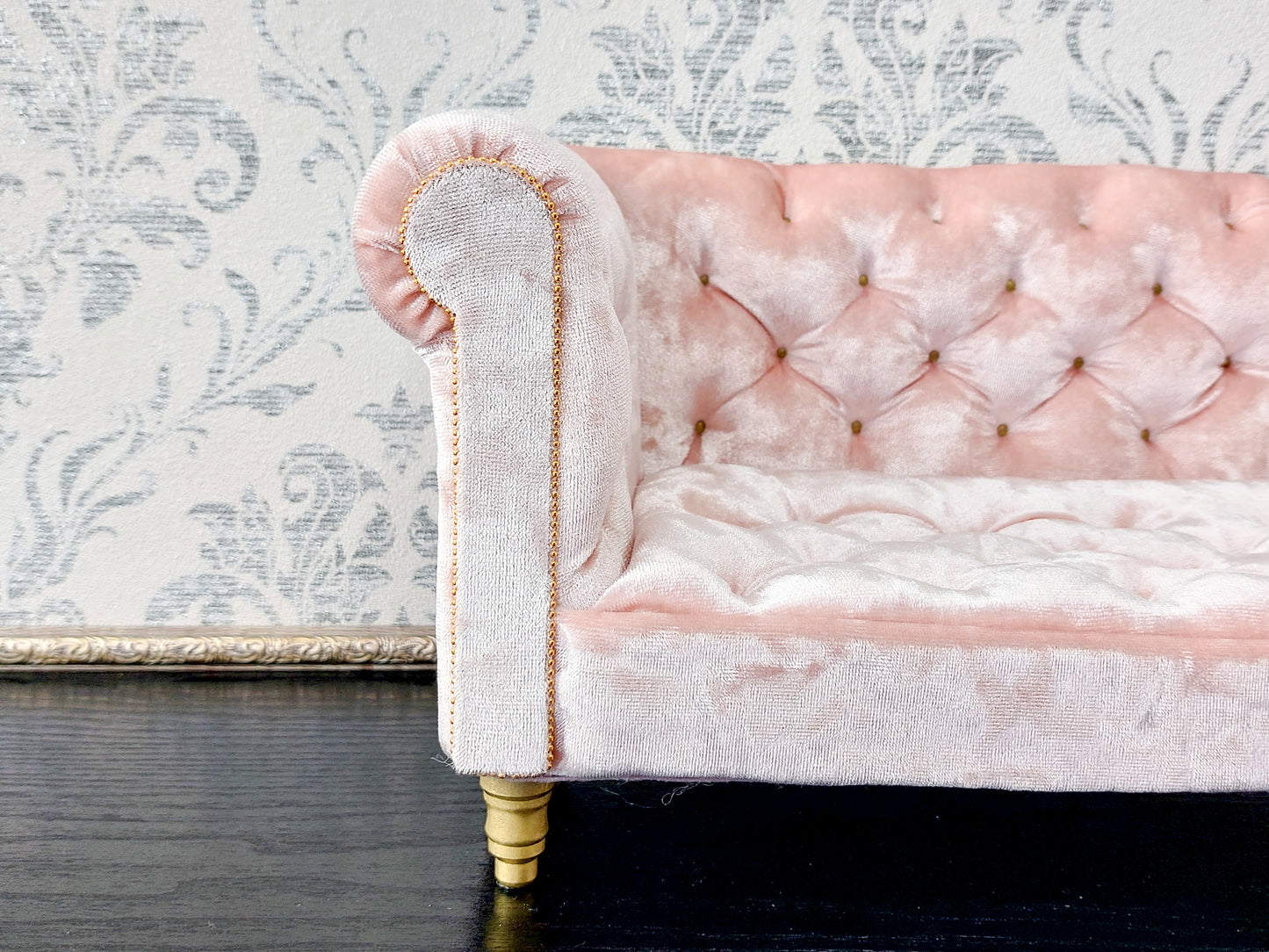 Chesterfield chaise lounge, pink velvet
