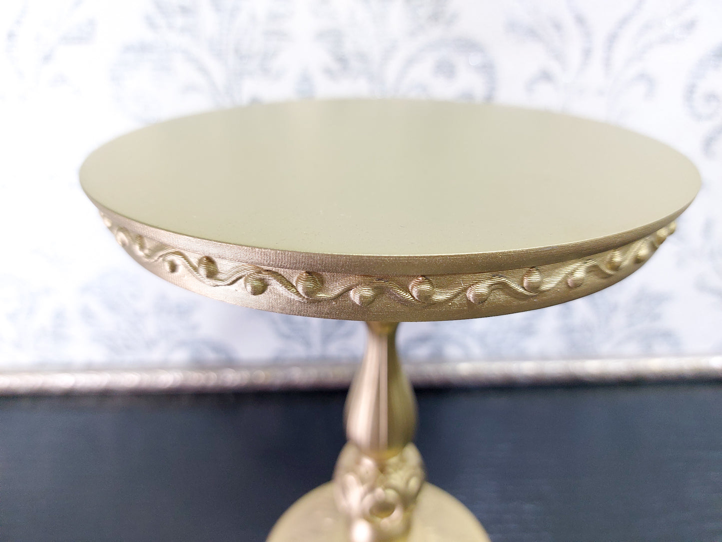 Baroque round table for dolls, gold