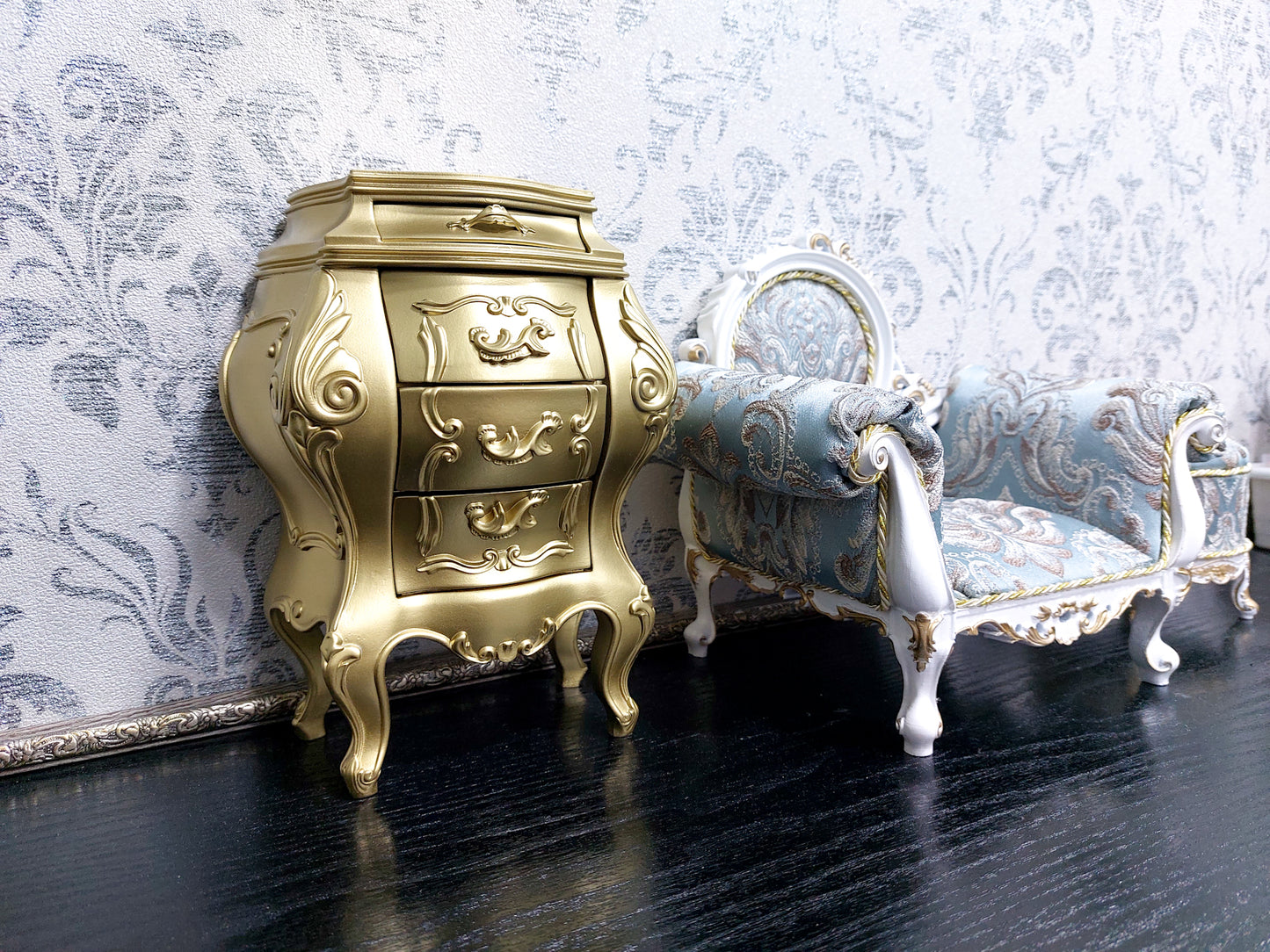 Reserved - 1/4 baroque armchair with ottoman white & blue, dresser gold