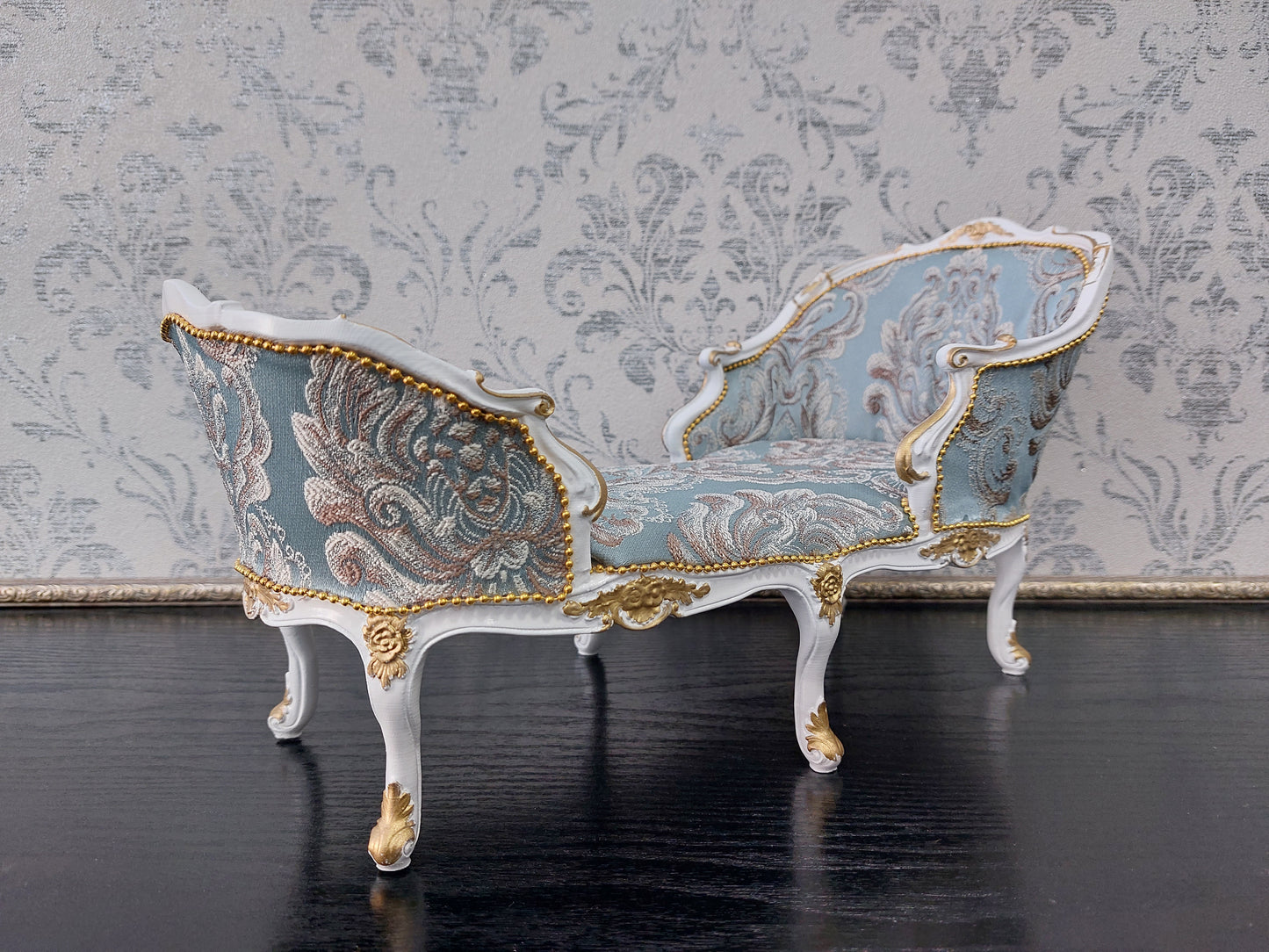 Daybed Louis XV mid-18th century for dolls, white & blue