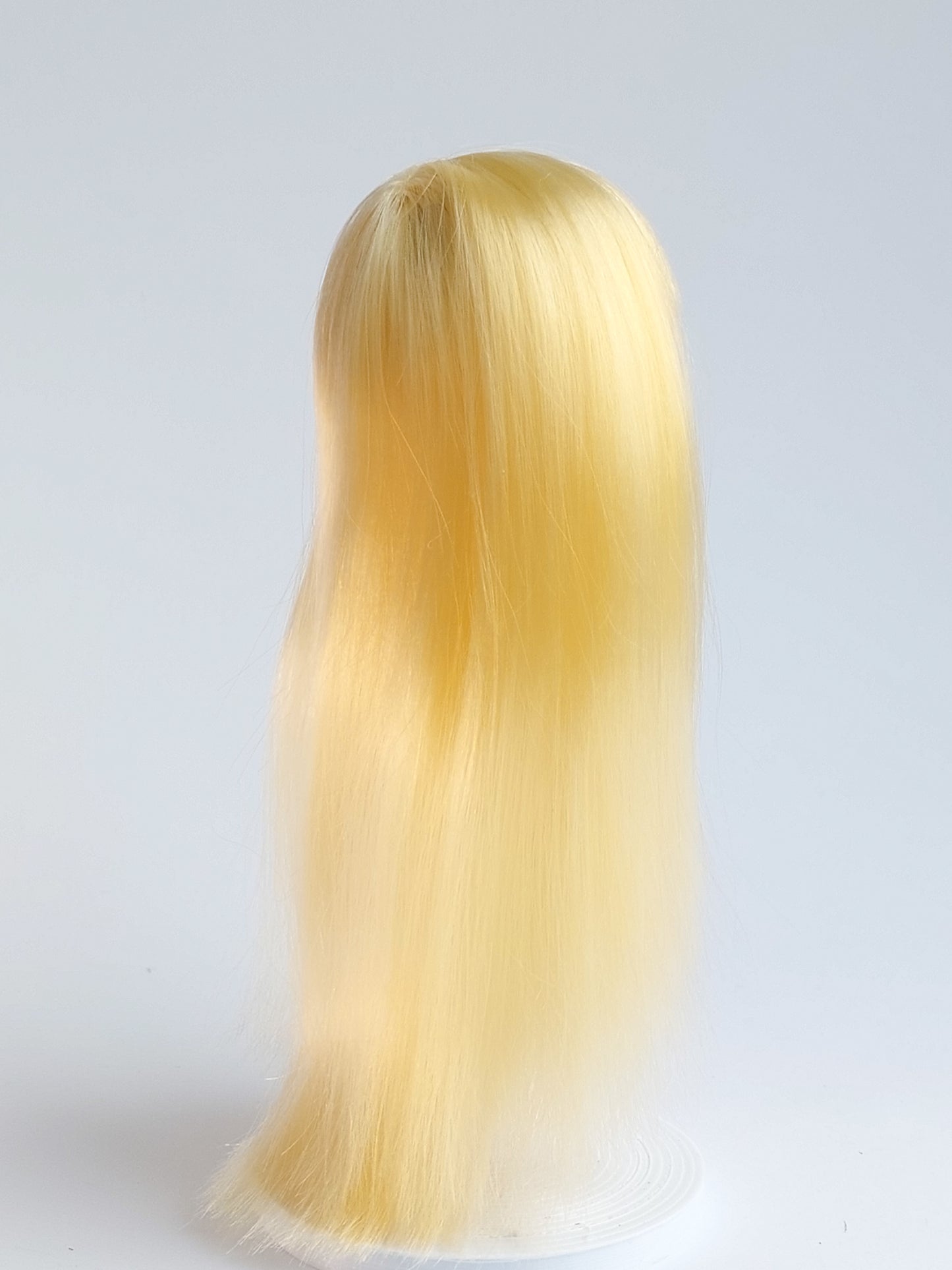 Wig long, yellow, synthetic silk