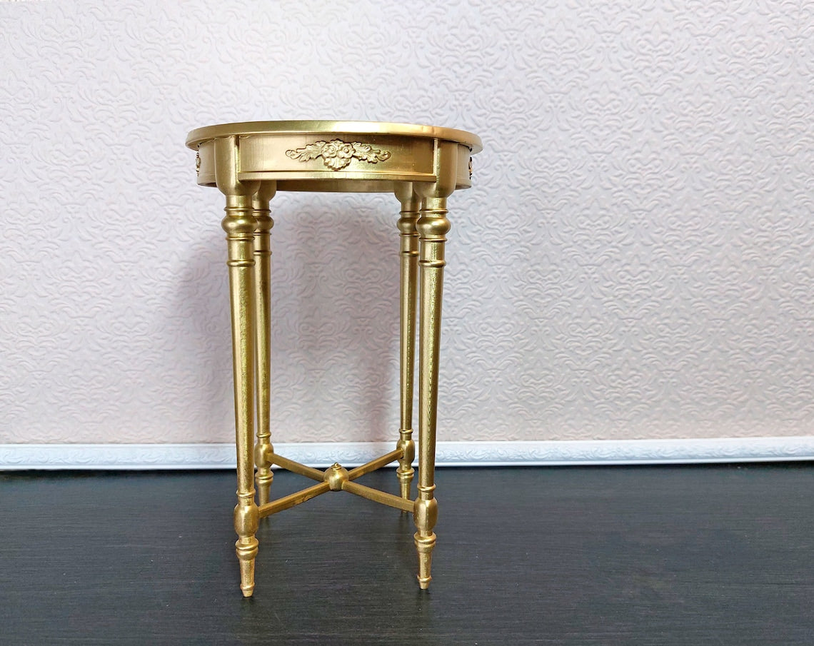 Cake table, gold